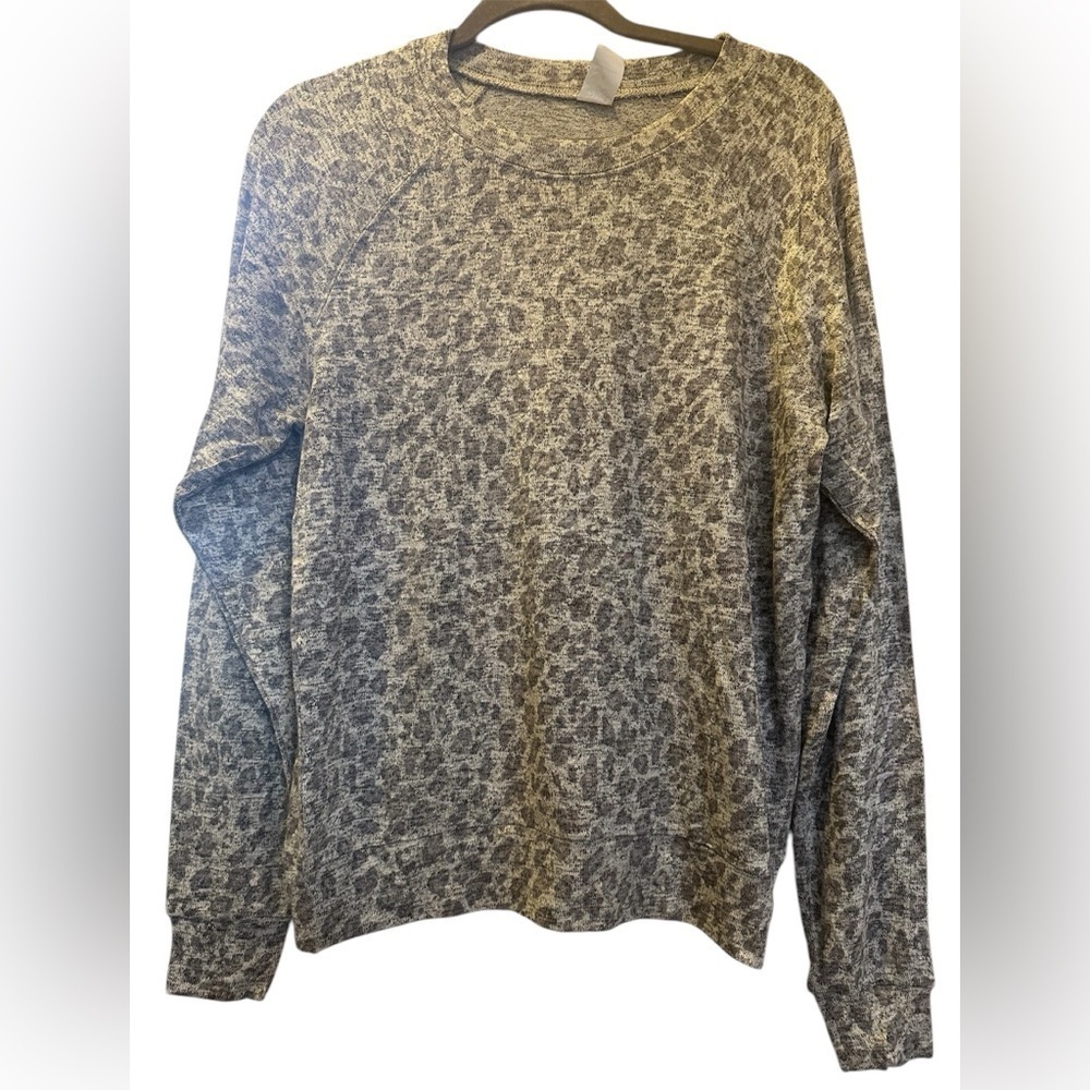 Spirit Jersey leopard print gray Lounge shirt top casual NWOT Mob Wife Baddie